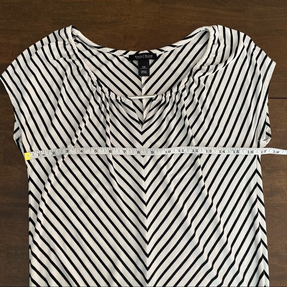 WHITE HOUSE BLACK MARKET Striped V-Neck Blouse - Picture 7 of 11